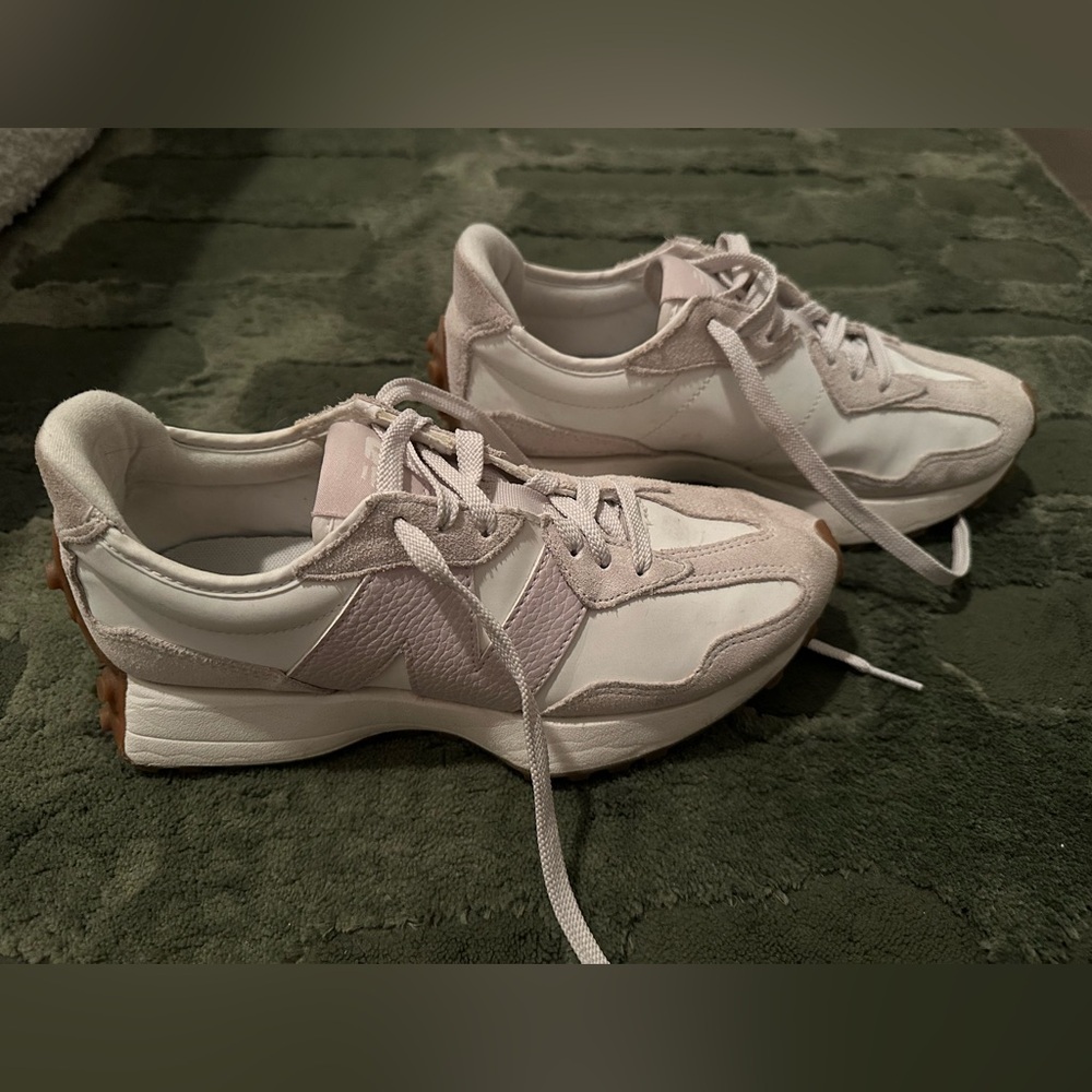 New Balance Women's White and Pink Sneakers